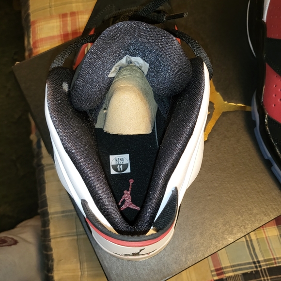 Jordan's 6-17-23 Men's size 11 - Picture 6 of 6